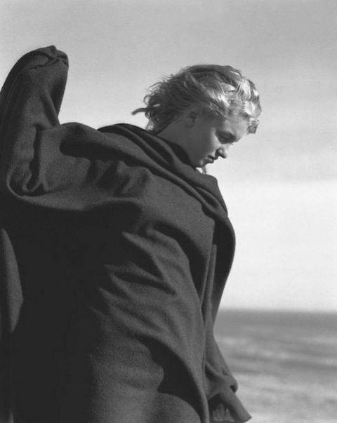Marilyn Monroe fără fard. Fotografiată de iubitul ei, la 20 de ani, pe vremea când nu era sex simbol