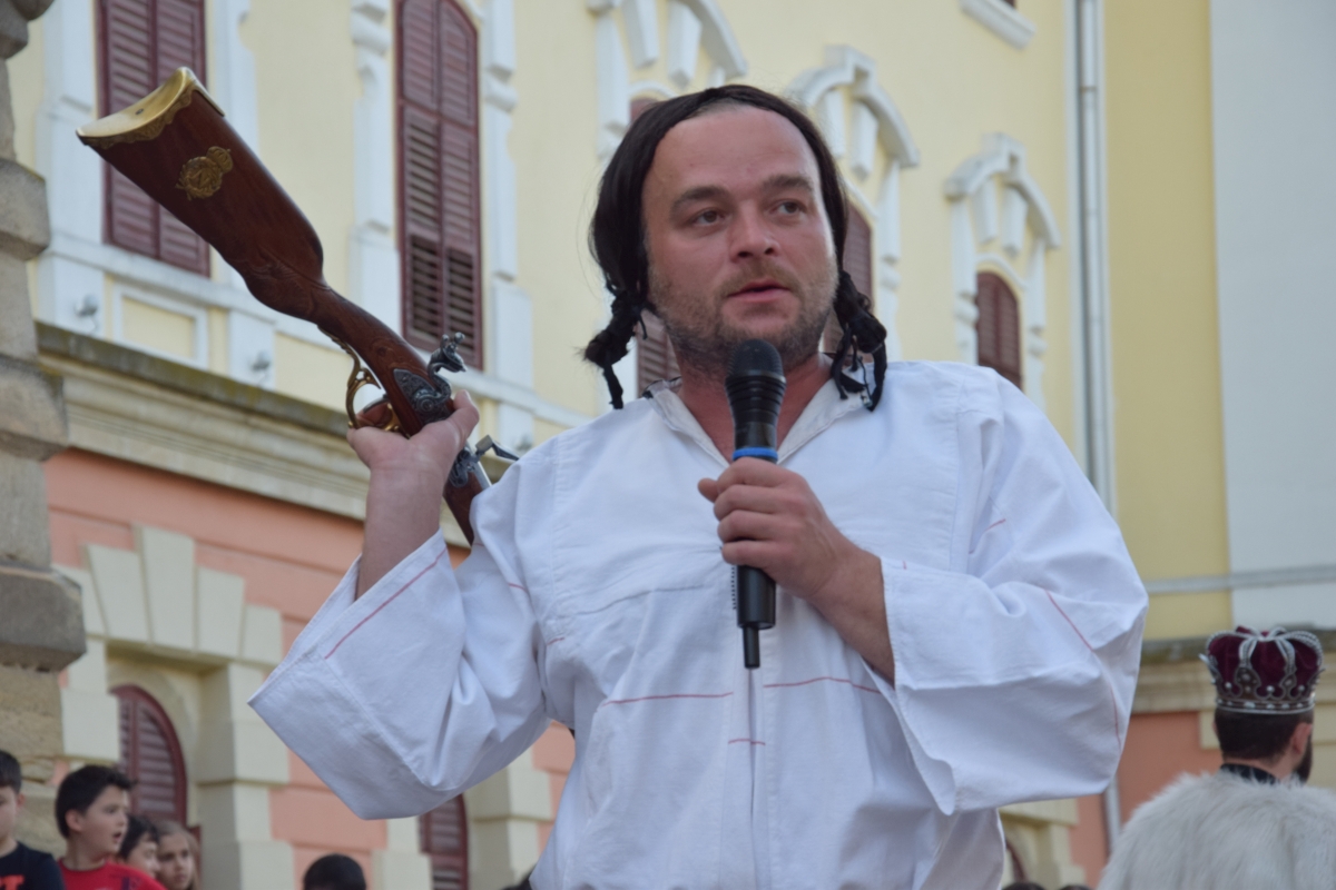 Paradă cu zeci de personaje istorice la Noaptea Muzeelor, la Alba Iulia / Foto: Mediafax