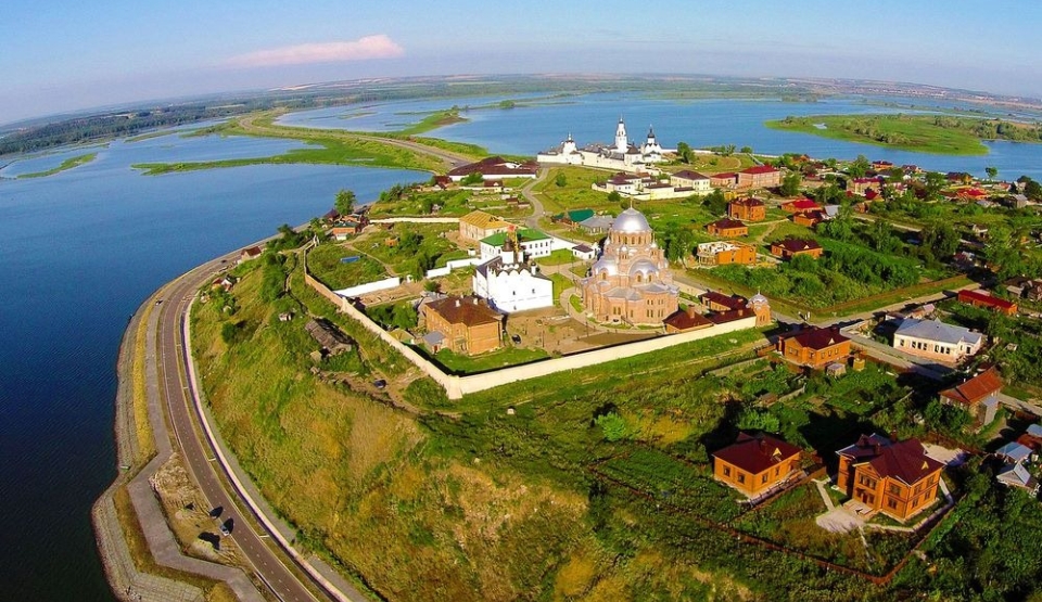 Oraşul-insulă Sviyazhsk. Ideea primului Ţar şi victima calamităţilor naturale     