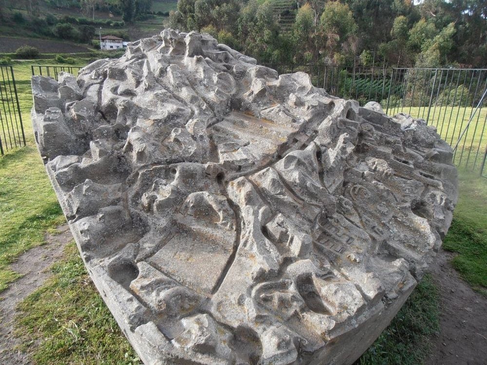 Noile descoperiri legate de Piatra Sayhuite