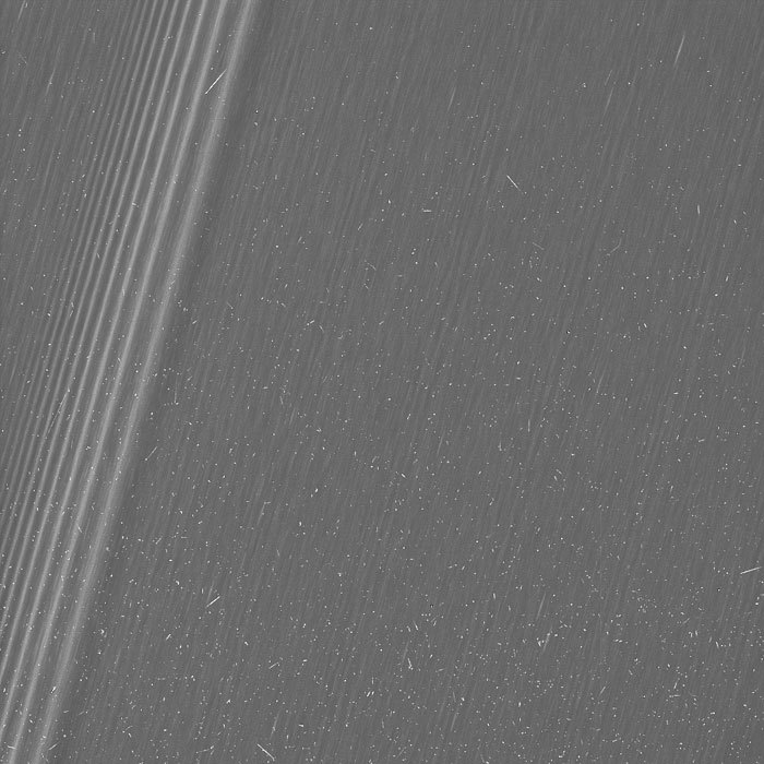 Imagini incredibile cu inelele lui Saturn, realizate de sonda Cassini