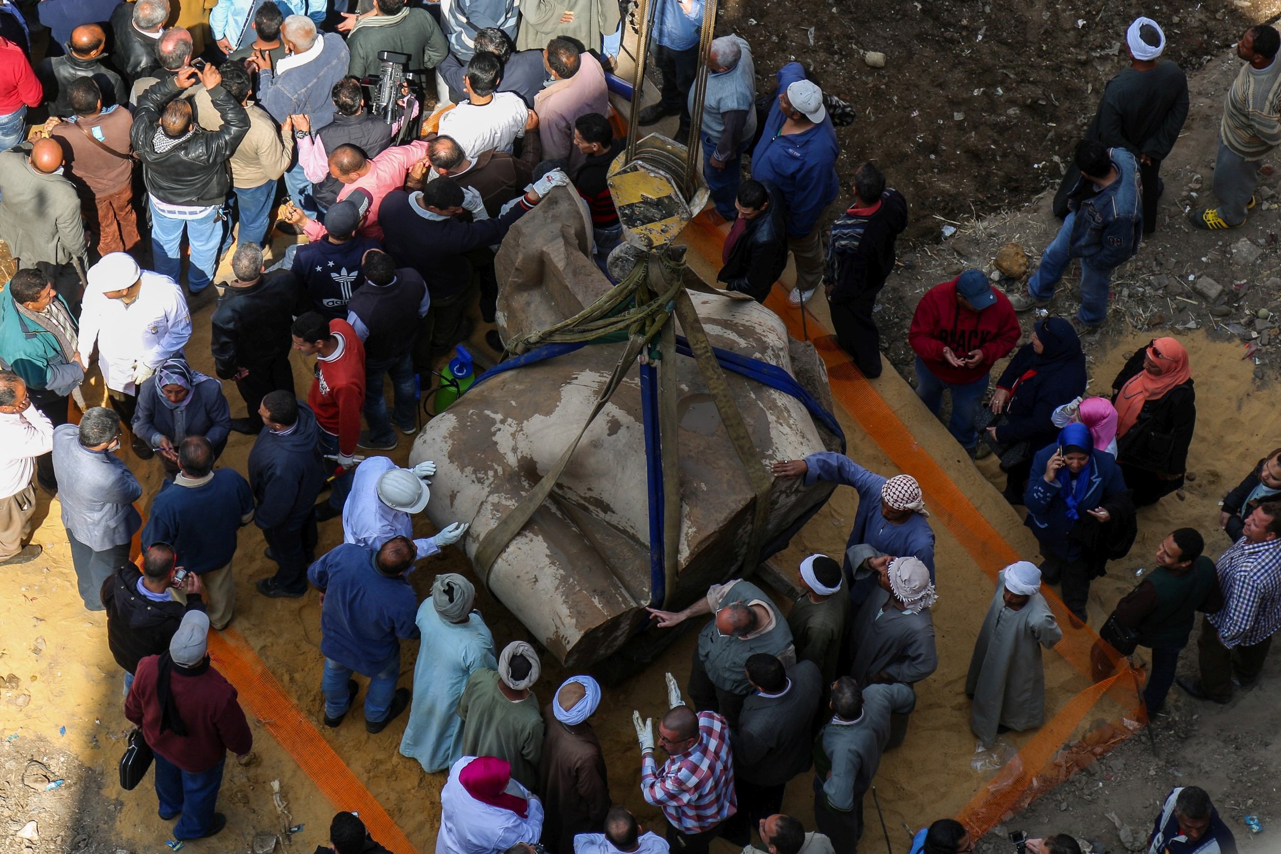O statuie a faraonului Ramses al-II-lea a fost descoperită la periferia oraşului Cairo