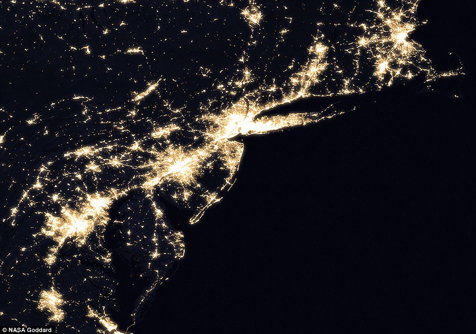 Imagini fascinante făcute de NASA cu Pământul în timpul nopţii