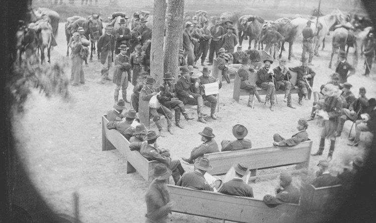 Imagini istorice alb-negru readuse la viaţă cu ajutorul culorilor