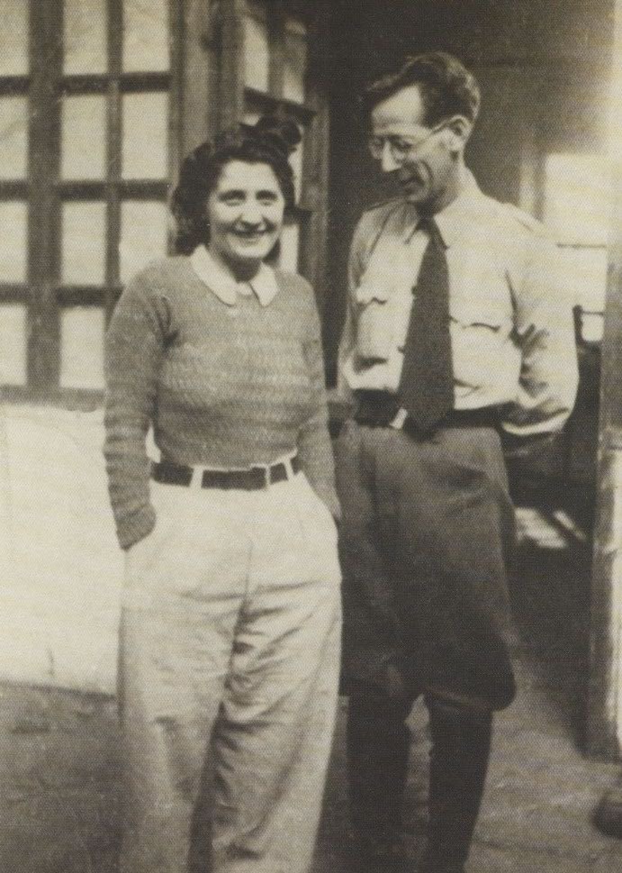 Expoziţia fotodocumentară ''Amintiri din China. David Iancu, Bucur şi Gisela Clejan''