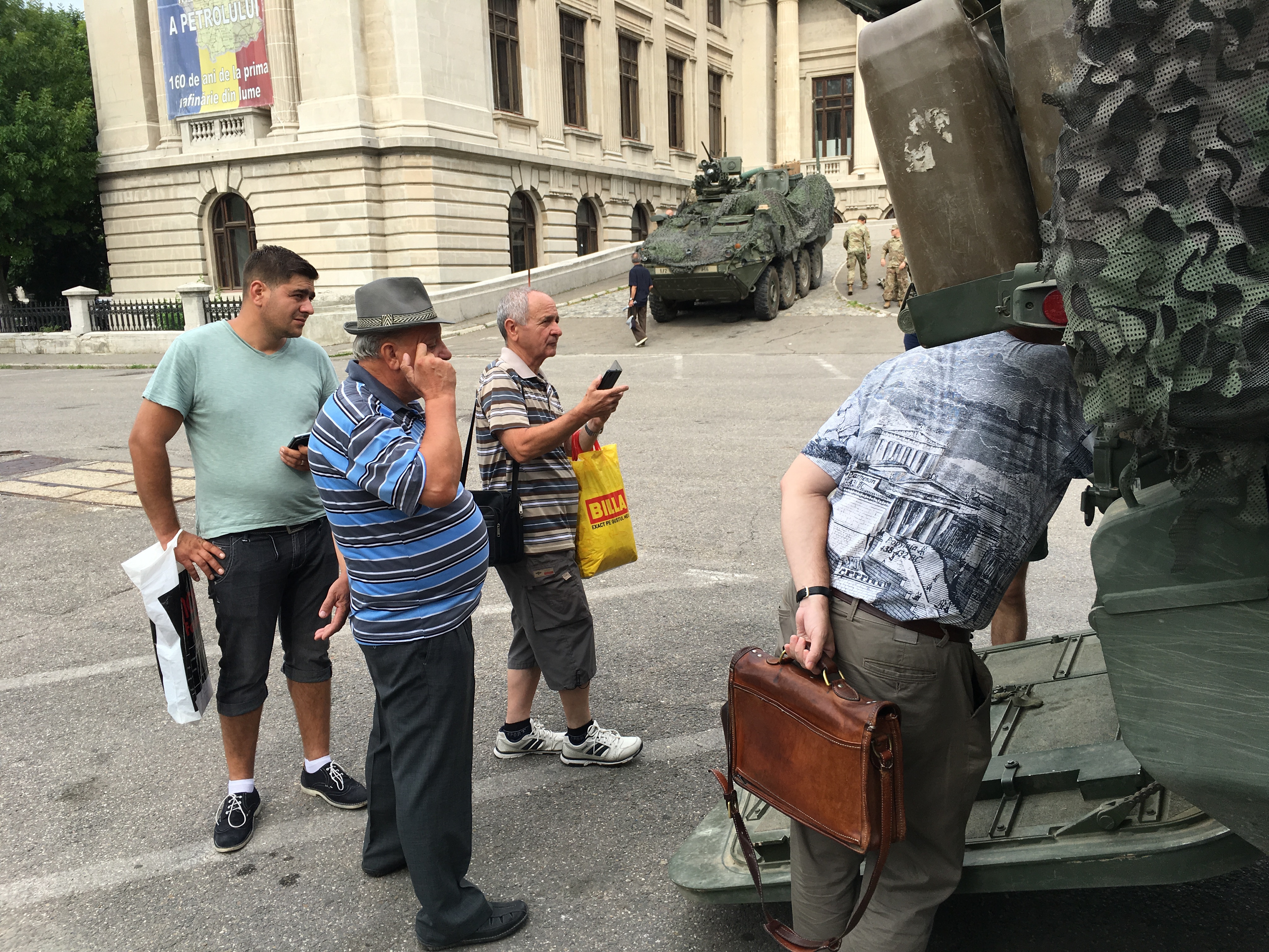 Expoziţie cu tehnică militară la Ploieşti