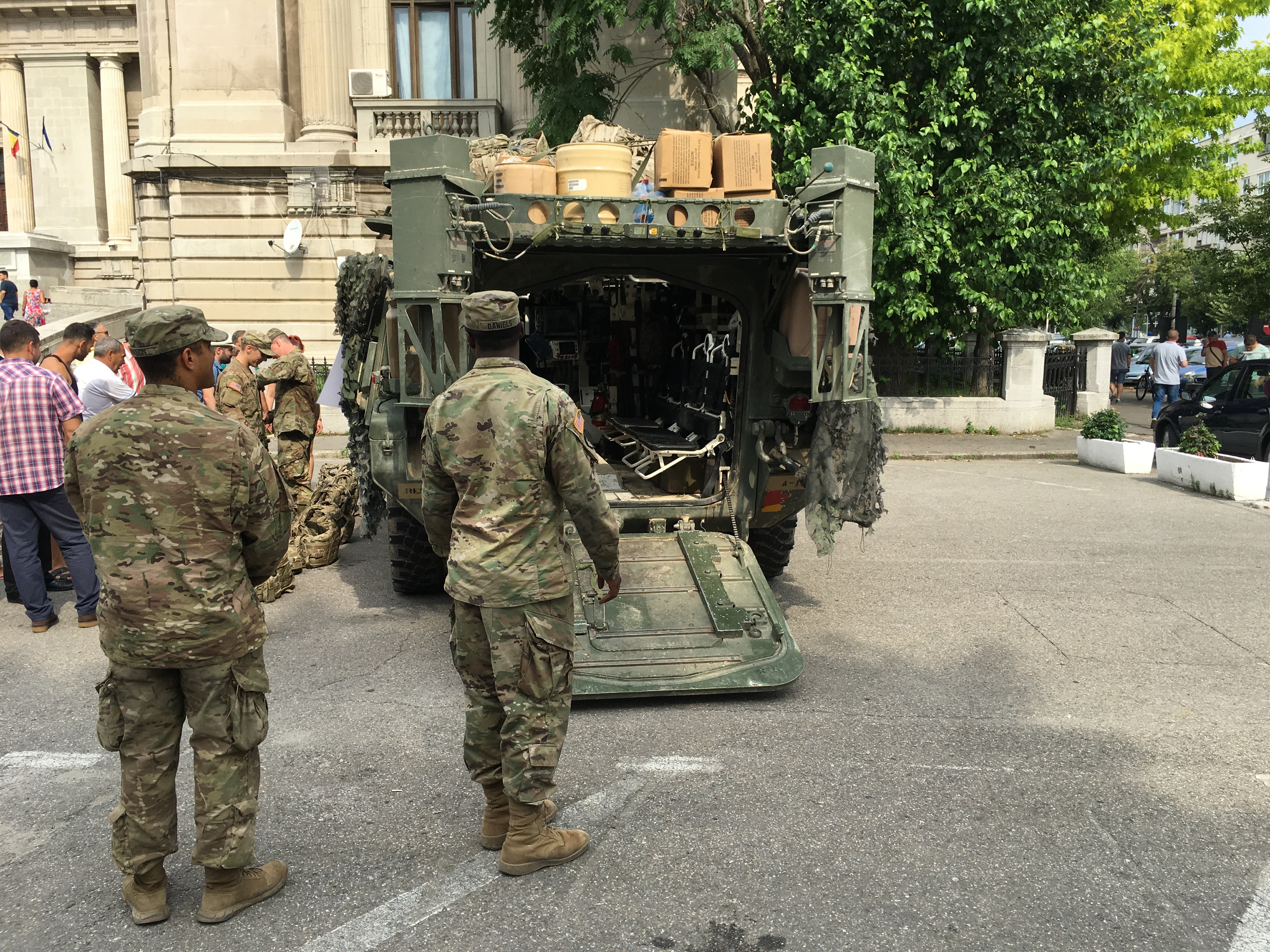 Expoziţie cu tehnică militară la Ploieşti