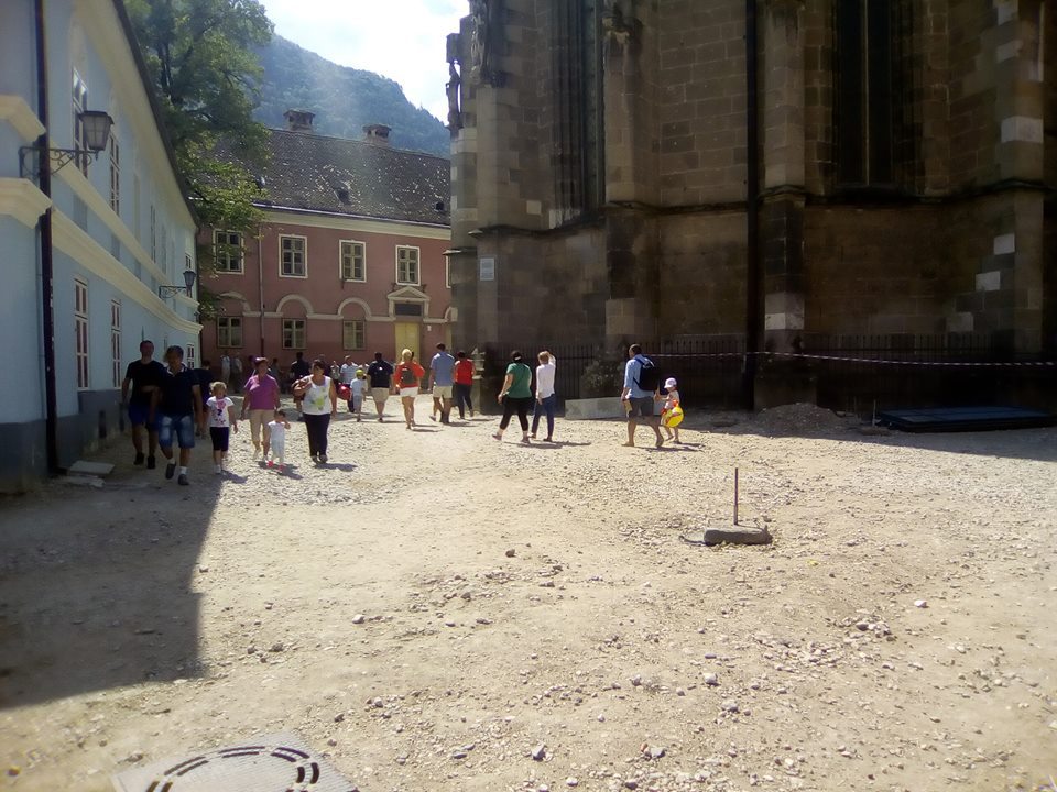 Măsuri urgente de reabilitare la Biserica Neagră din Braşov