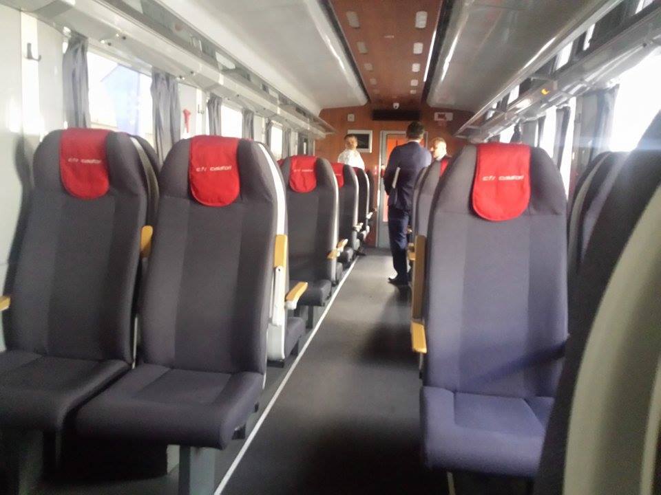 Vagon modern cu aer condiţionat şi internet