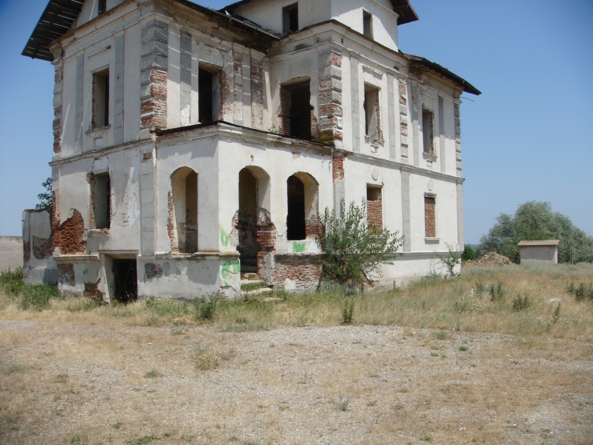 Vechile conace boiereşti din Oltenia sunt în paragină