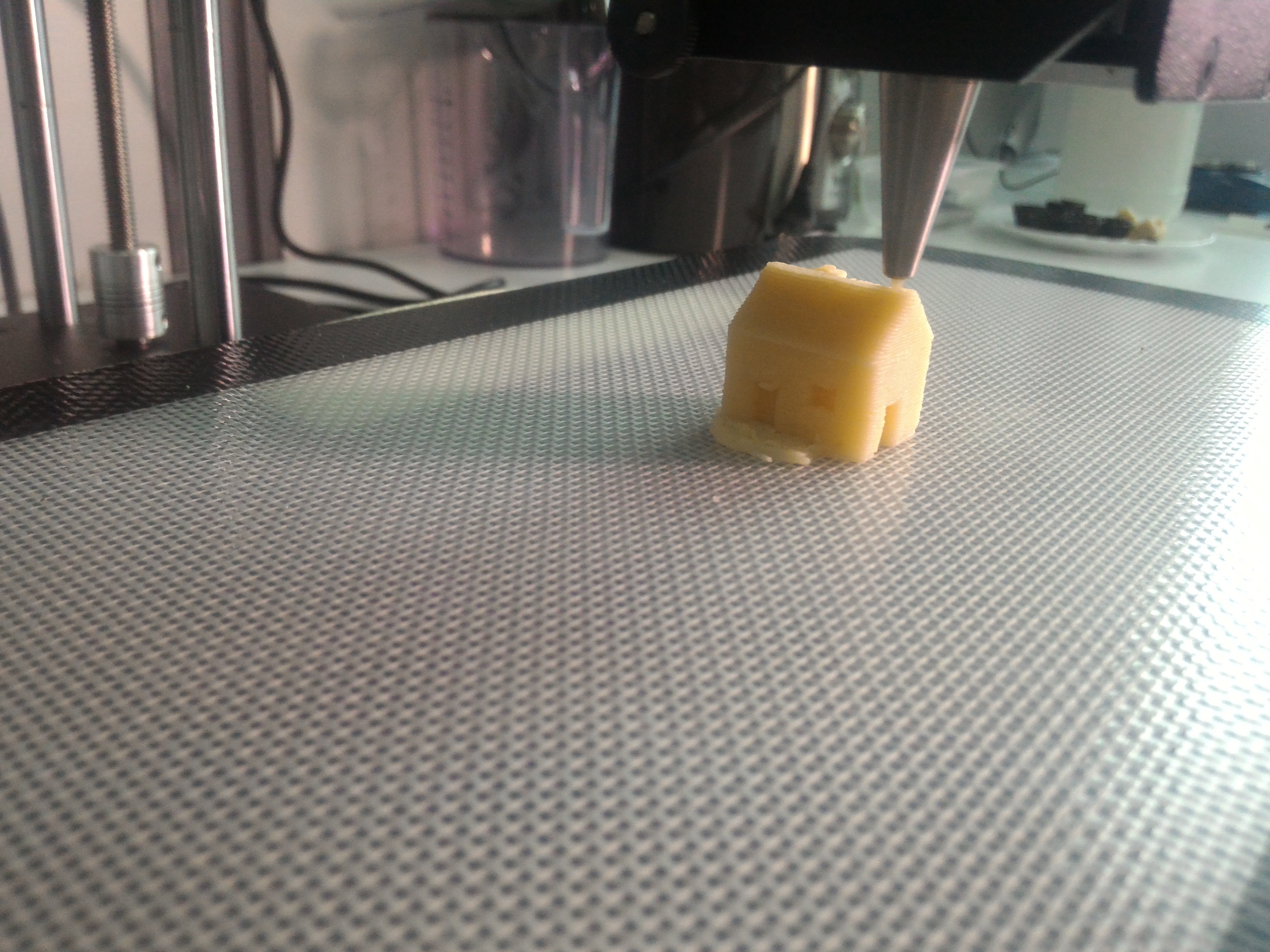 Căsuţe şi maşini din ciocolată şi marţipan cu bacterii probiotice pentru copii