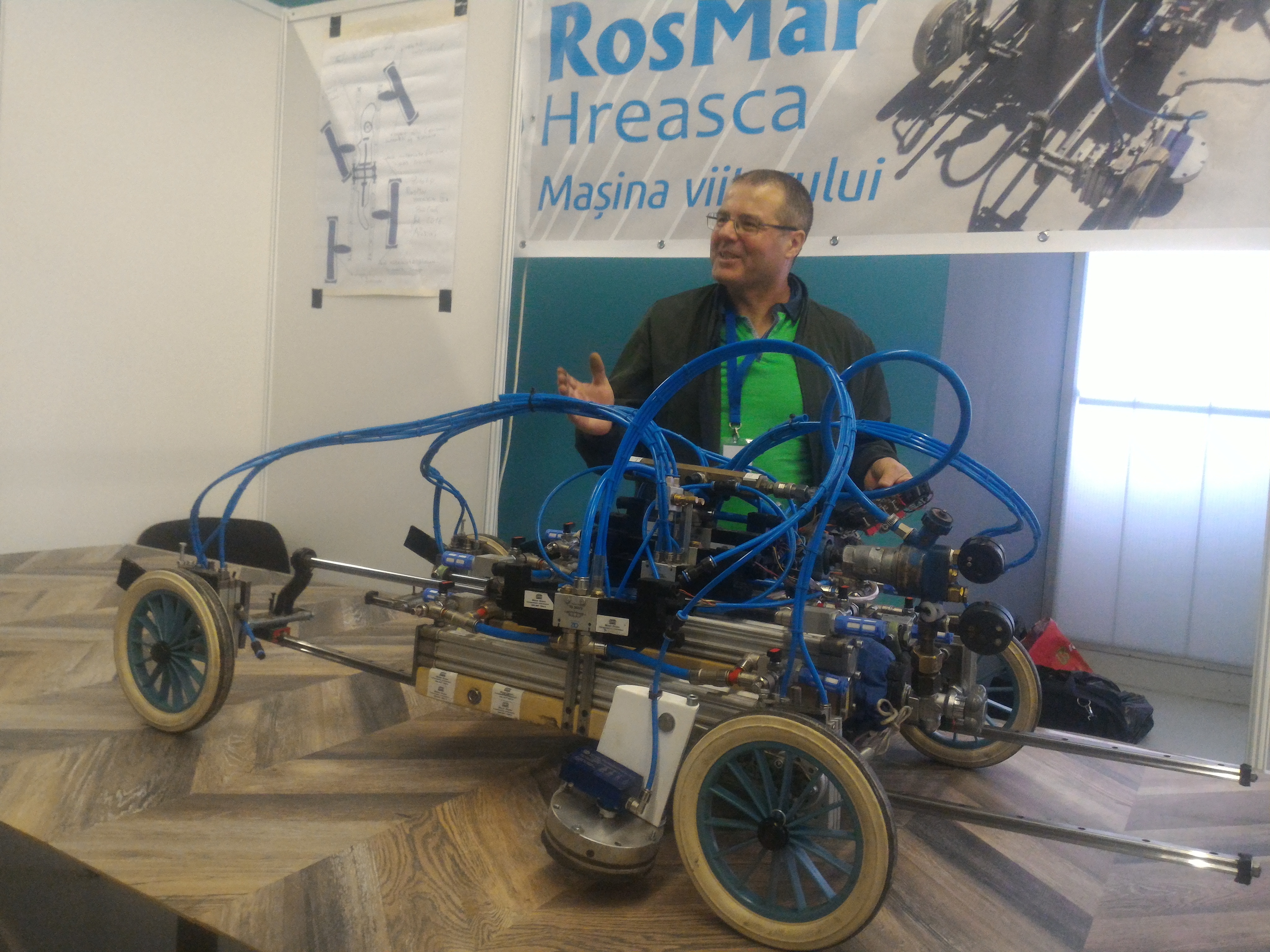 Maşină cu aer comprimat prezentată la Cluj-Napoca