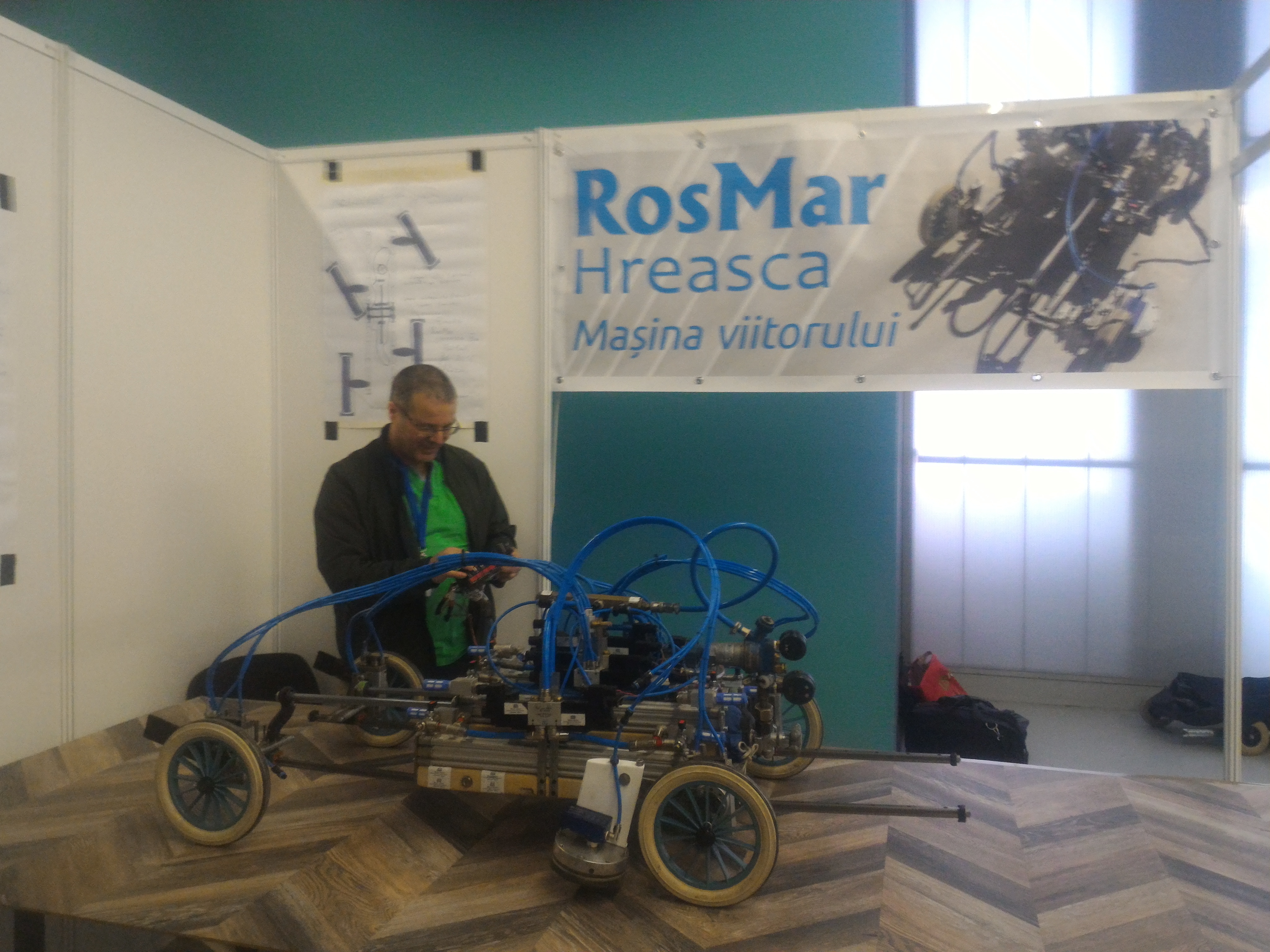 Maşină cu aer comprimat prezentată la Cluj-Napoca