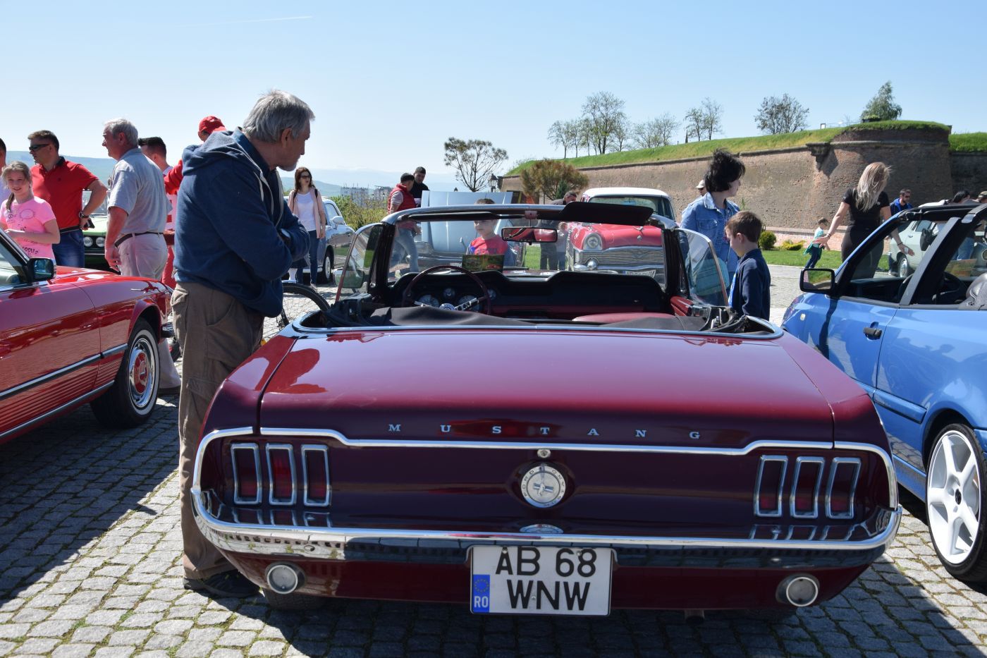 Maşini de epocă, expuse la Alba Iulia