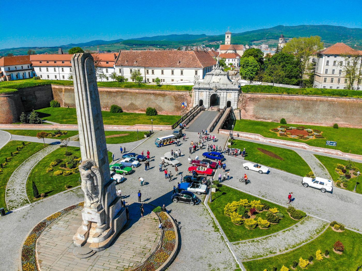 Maşini de epocă, expuse la Alba Iulia