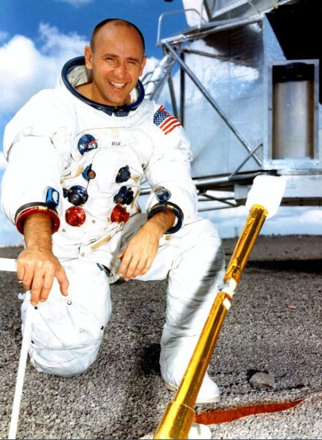 Astronautul Alan Bean, al patrulea om care a ajuns în spaţiu - imagini rare