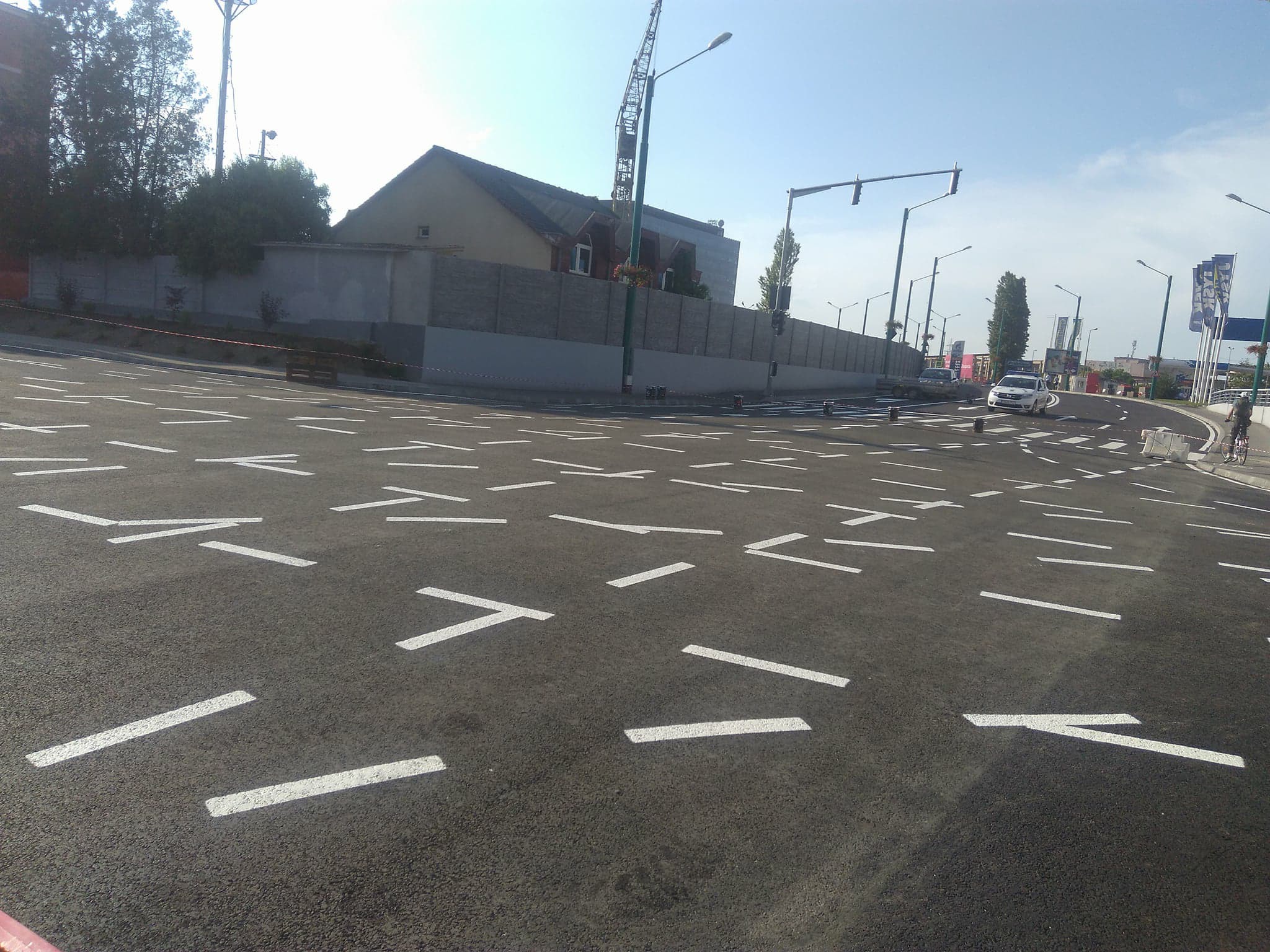 Marcaje rutiere întortocheate într-o intersecţie care a fost inaugurată în Timişoara 