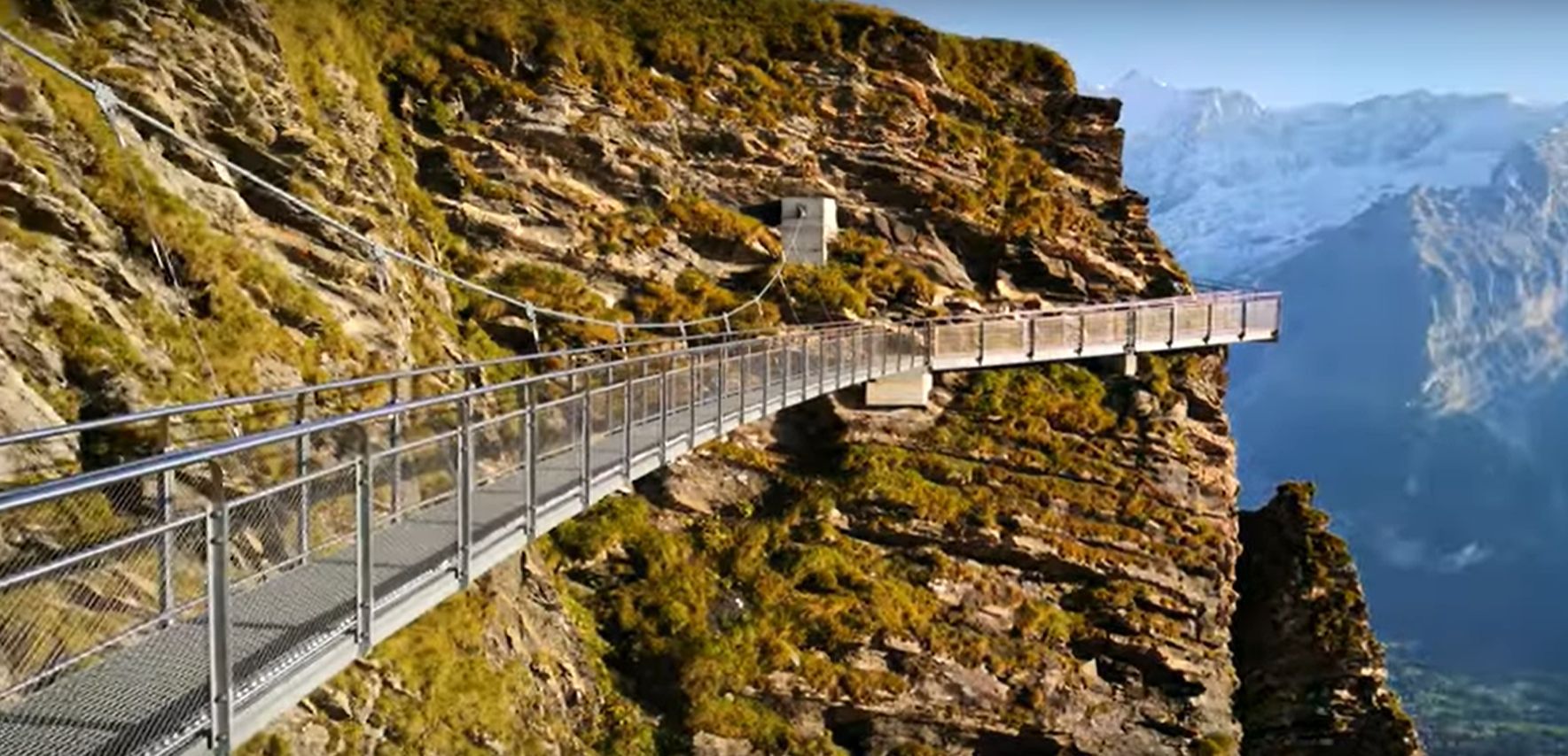 Pasarela First Cliff Walk din Elveţia, în imagini